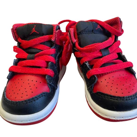 Red and black jordan 1 - Picture 1 of 5